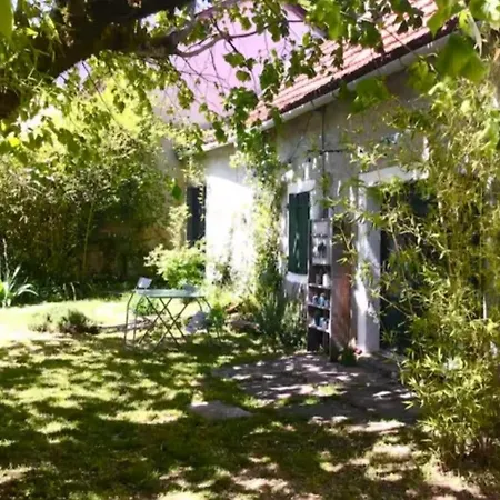 En Duplex Et Jardin Au Coeur Du Village Tatil Evi Limogne-en-Quercy